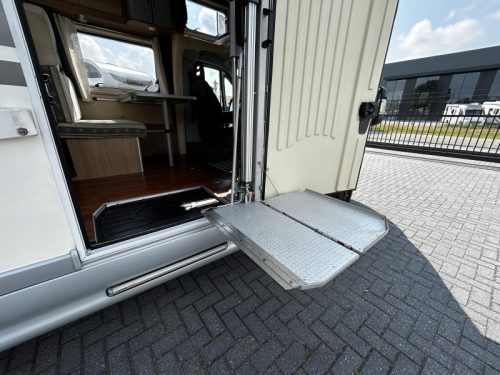 Elnagh M200 CPT Wheelchair Motorhome with lift photo: 7