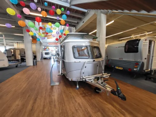 Eriba Touring 530 Silver Edition, komplett Foto: 4