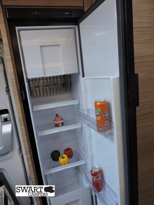 Weinsberg CaraCore 700 MEG, Automaat Camas individuales Techo elevable 4 plazas foto: 13