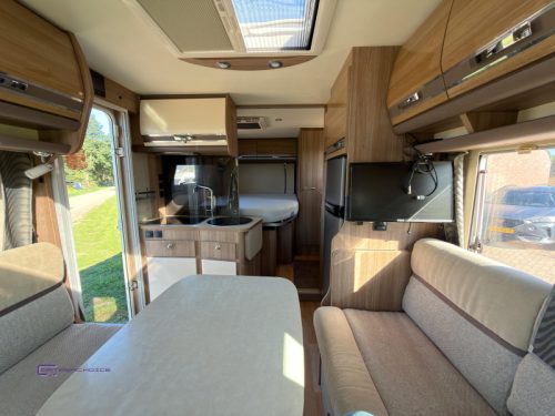 Rapido S6 640 F Queensbett nur 6,50m Foto: 6
