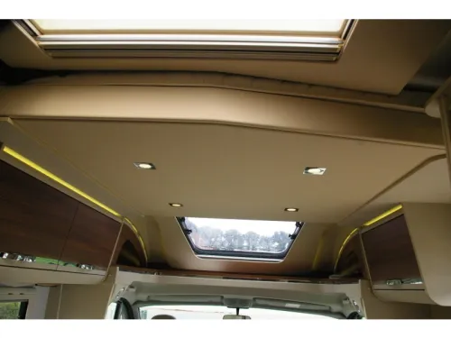 Adria Matrix Plus 670 SL Lits jumeaux, Toit relevable. photo : 10