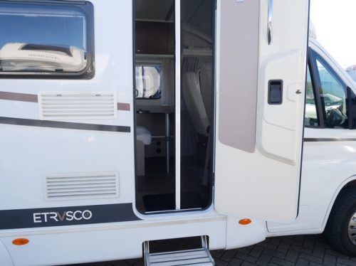 Etrusco (Laika) T5900 FB, Compacta 6 Metros, Cama Francesa foto: 21