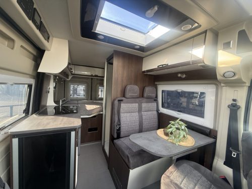 P&ouml;ssl Summit Prime 540 skyroof 9 speed automatic Euro 6 transverse bed navi camera remis plisse flyscreen bicycle rack alloy wheels climate ctr cruise ctr photo: 14
