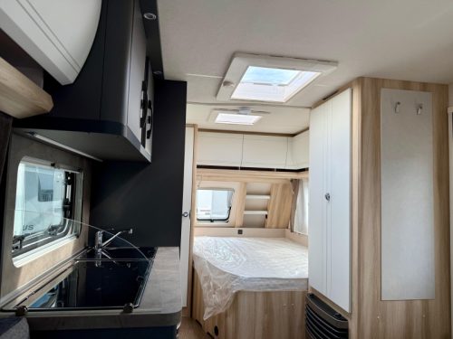 Hobby De Luxe 460 UFE Franz&ouml;sisches Bett & Rundsitzgruppe! Foto: 5