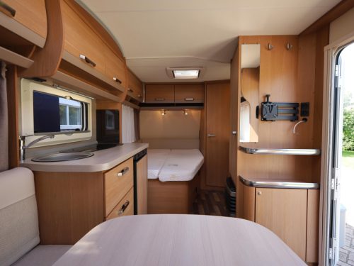 Knaus Sport 450 FU including awning photo: 4