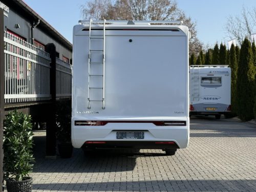 Adria Matrix Plus 670 SL Family Motorhome Automatic photo: 3