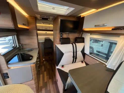 Weinsberg CaraCompact Pepper 600 MEG Single beds roof air conditioning photo: 4
