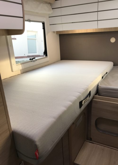 Challenger # 9T Automatic # Single beds # photo: 24
