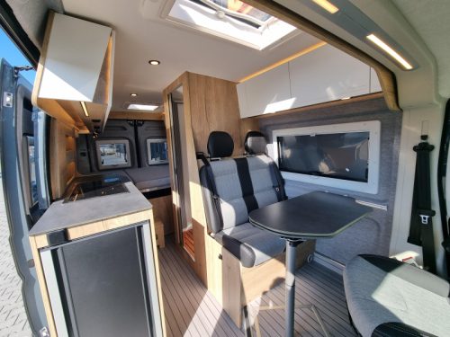 Clever Celebration 600 Automatic Premium package  photo: 11
