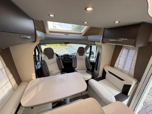 Chausson Welcome 718 EB Limited French bed Pop-top roof photo: 14