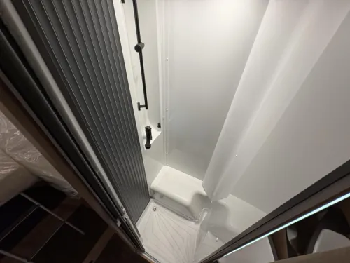 Knaus L!ve Ti Platinum 650 MEG automatic / combi E  photo: 17