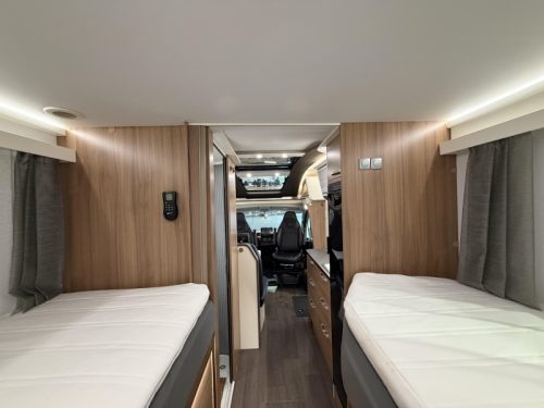 Adria Coral 600 SL Nivelliersystem / Maxxfan Foto: 15