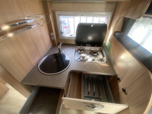Pilote Aventura P 730 with queen bed AND LUXURY photo: 11