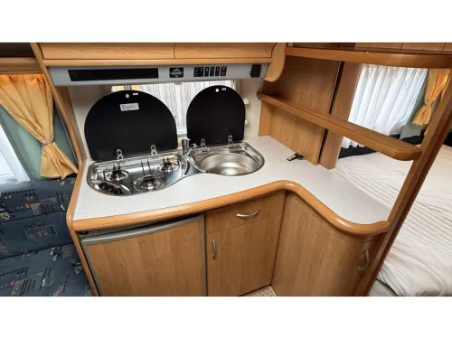Hobby Excellent Easy 460 UFE French bed dinette toilet photo: 4