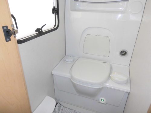 Beyerland Quartz 460 LB New awning and mover! photo: 7