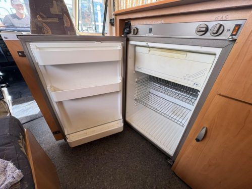 Hymer B 574 130HP, Fixed bed, Great layout photo: 16