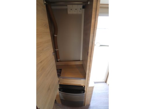Weinsberg CaraOne Edition HOT 450 FU MODEL 2026 French bed 927  photo: 17