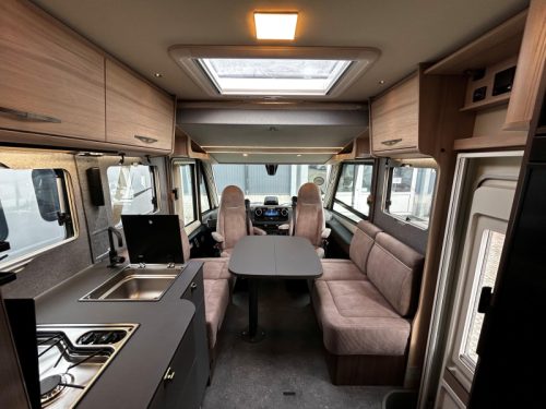 Eura Mobil Integra Line GT 726 QF Queensbed, Oven,MB  foto: 7