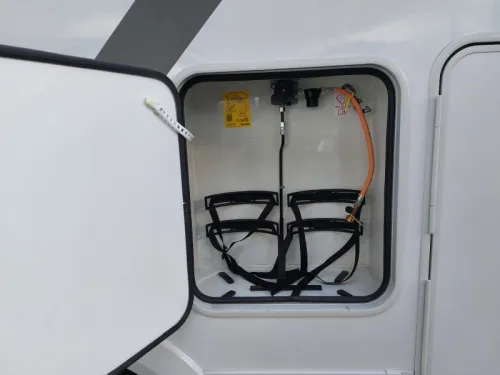 Adria Compact DL Single beds face2face  photo: 22