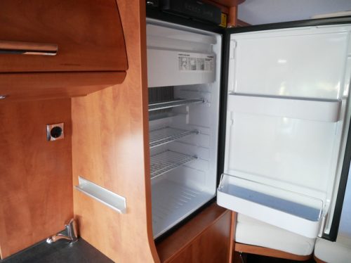 Carthago Malibu Van 600, 6 Meter Kastenwagen, Gro&szlig;es Bett!! Foto: 14