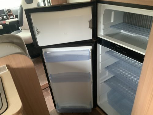 B&uuml;rstner Ixeo IT 700 2.3 MultiJet 130 PK, Queensbed, Zij-bank, Draaistoelen, Bj.2012 &ldquo;Uw Camper-verkoopmakelaar  Camper centrum on the road foto: 22
