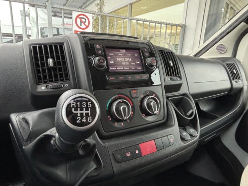 Adria Matrix 650 DC CAMA QUEEN + CAMA ABATIBLE + CARA A CARA 2023 foto: 15