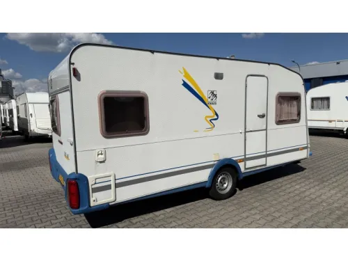 Knaus Blue Line 450 TF franz&ouml;sisches Bett Rundsitzgruppe Toilette Foto: 12