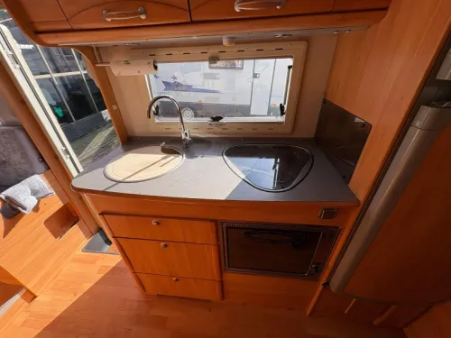 Adria Izola 687 SPG Airco, Fixed bed, 140HP photo: 11
