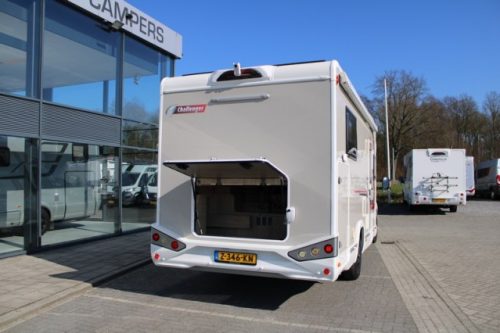 Challenger Graphite Vip Edition T 328 igual Chausson 788 AUTOM&Aacute;TICO Fiat 140 cv equipado con cama Queen y cama abatible 4 pers. (76 foto: 10