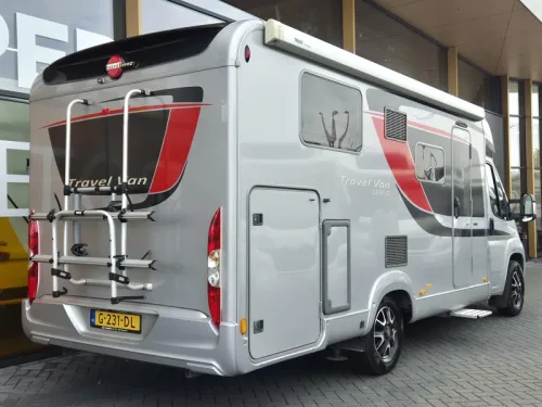 B&uuml;rstner Travel Van 690 G L&auml;ngsbetten Foto: 5