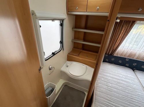 Avento 470 Tf Gran Turismo Franz&ouml;sisches Bett , Rundsitzgruppe , Rangierhilfe Foto: 7
