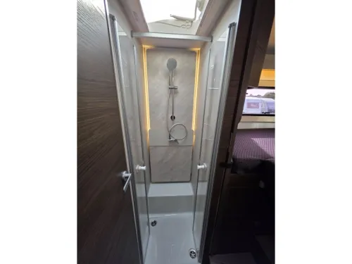 Adria Coral Supreme 670 DL  photo: 19