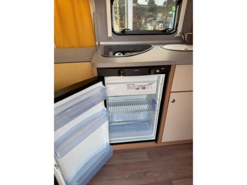 Weinsberg CaraTwo 450 FU mover awning French bed photo: 13