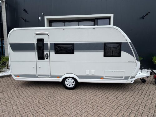 Hobby On Tour 470 KMF with awning and bunk bed  photo: 9
