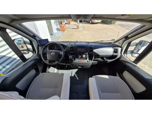 Hymer Tramp 678 Single beds 150HP Heavy  photo: 16