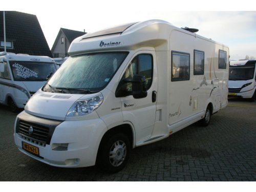 Benimar Perseo 560 Einzelbetten, XXL Garage Foto: 2