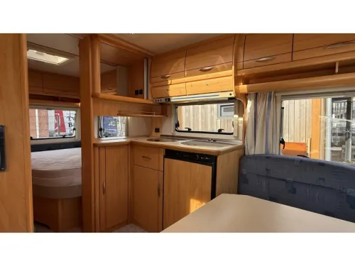 Fendt Saphir 470 TF French bed dinette toilet photo: 5
