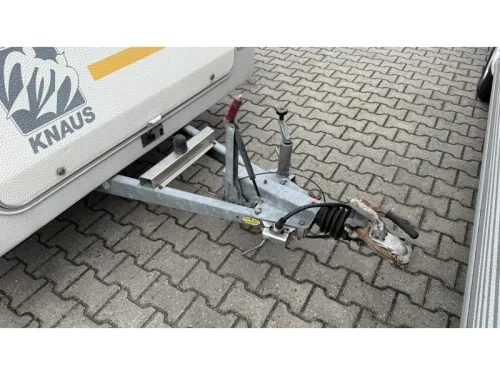 Knaus Sudwind 450 dinette transverse bed toilet photo: 14