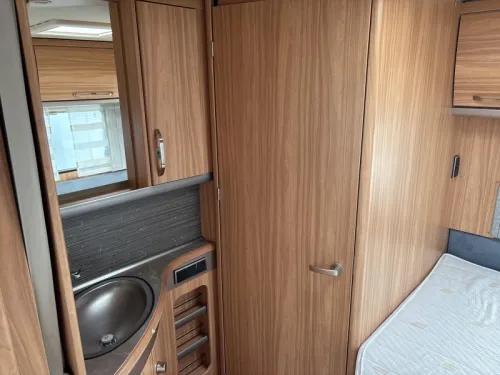 Eriba Nova GL 465 Mover/Isabella awning photo: 9