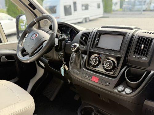 Adria Matrix Plus 670 SC Queensbed - AUTOMATIK Foto: 9