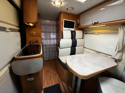 Roller Team Livingstone 2 600 Transverse Bed, Camper van photo: 5
