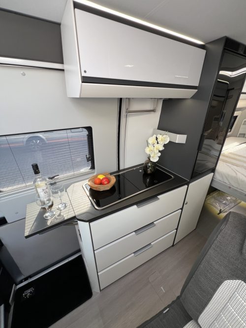 Adria Twin Supreme 640 SGX 9-T AUTOMAAT 2X ZONNEPANEEL Foto: 5