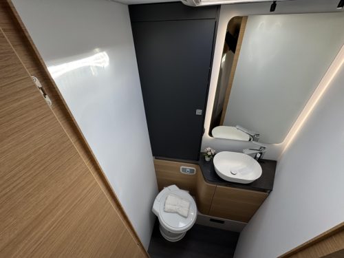 Adria Matrix Automaat Queensbed photo: 6