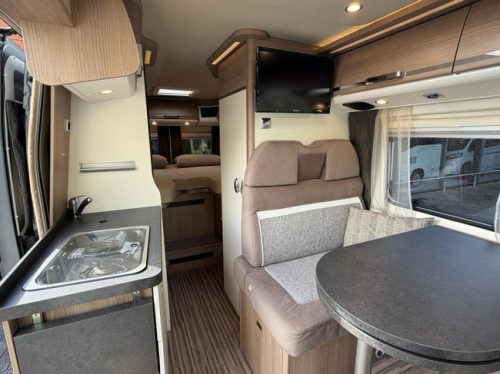 Carthago 640 LE Charming GT Autom&aacute;tico Camas Individuales Panel Solar Suspensi&oacute;n Neum&aacute;tica foto: 11