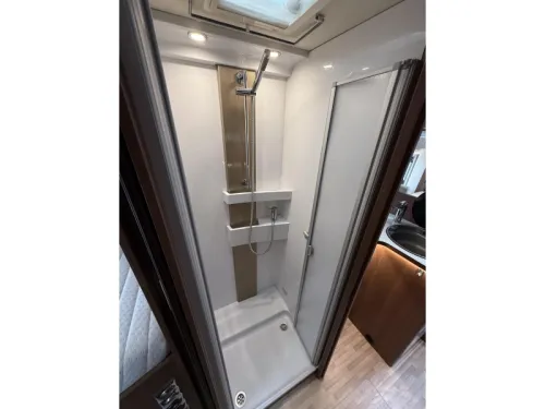 LMC Explorer Comfort 735 G Single Beds Pull-down Bed 2019 photo: 17
