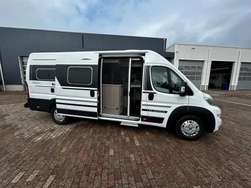 Adria Twin Plus 640 SLB LPG, 3 zonnepanelen  foto: 1