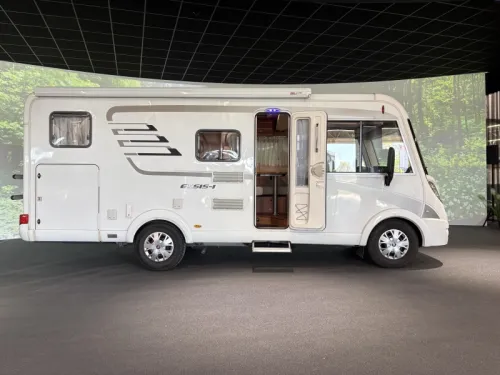 Hymer Exsis-I 474 solar panel / bearlock photo: 5
