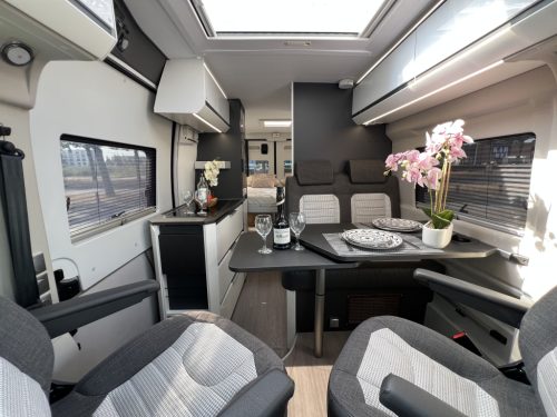 Adria Twin Supreme 640 SGX 9-T AUTOMAAT 2X ZONNEPANEEL Foto: 16