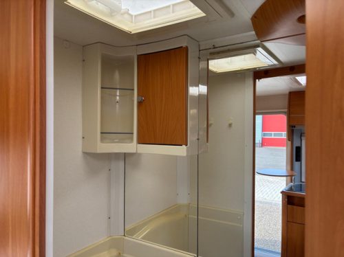 HOME-CAR 526h Racer 470 UE | 2 Single beds | Fully automatic mover | Bicycle carrier | Cassette awning | 3-Burner gas stove photo: 16