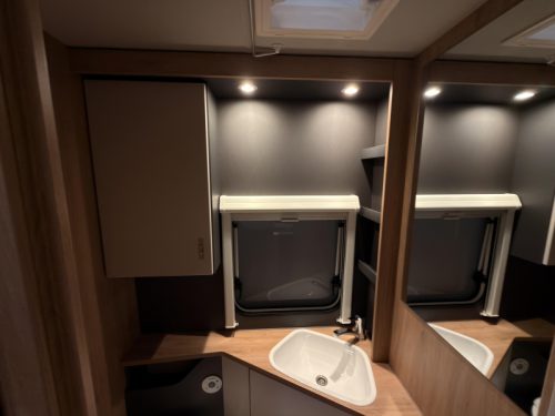 Knaus Sport Platinum 500 EU Platinum+Boden+1800KG Foto: 12
